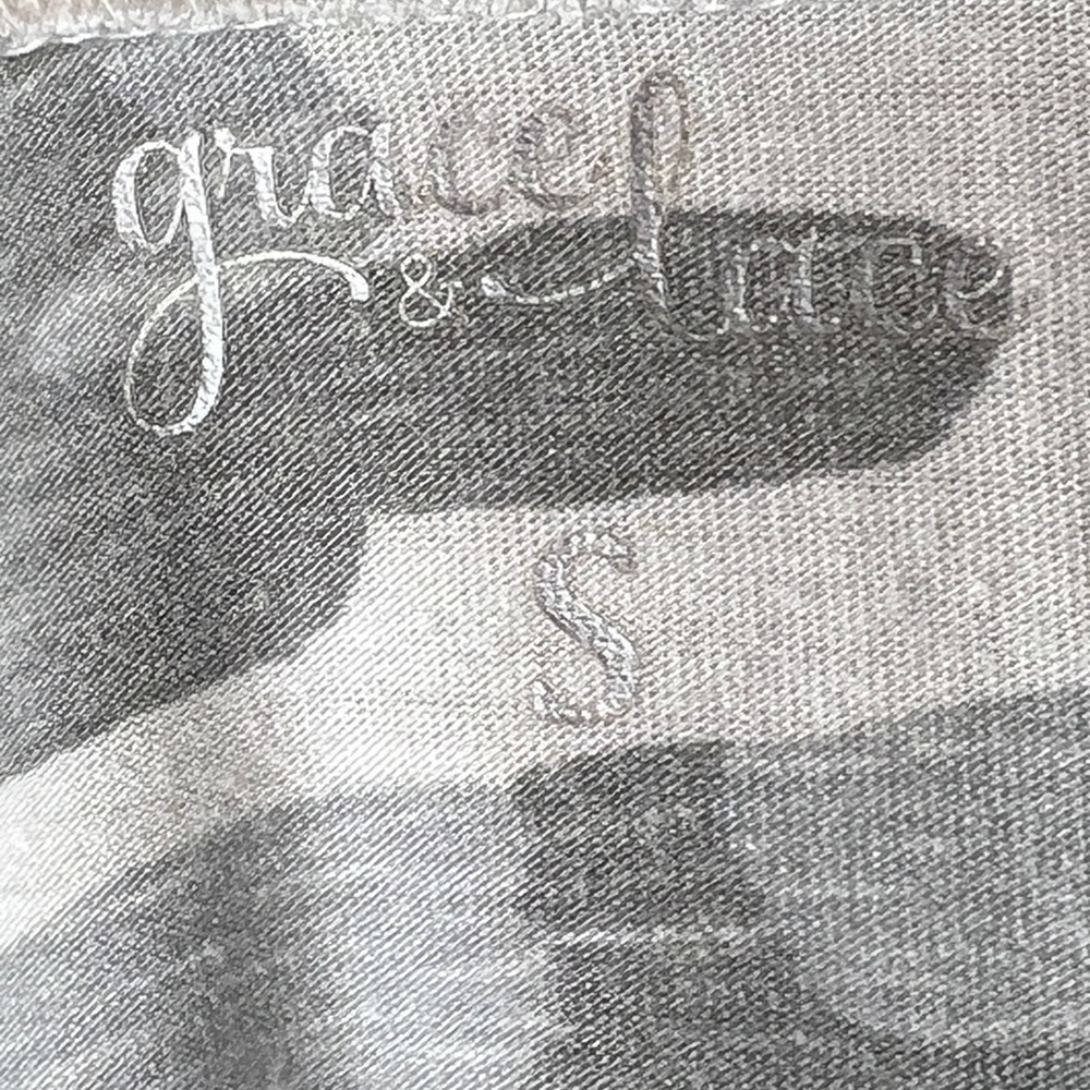 Grace & Lace Camo Scoop Neck Tee Small Gray White Soft Stretch Short Sleeve Top - Picture 8 of 9